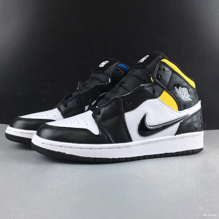 CJ9219-001  Quai54 (2019) Jordan  1 Mid 0227
